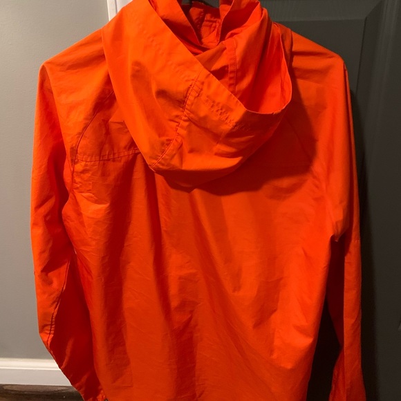 Under Armor wind breaker - Picture 2 of 3